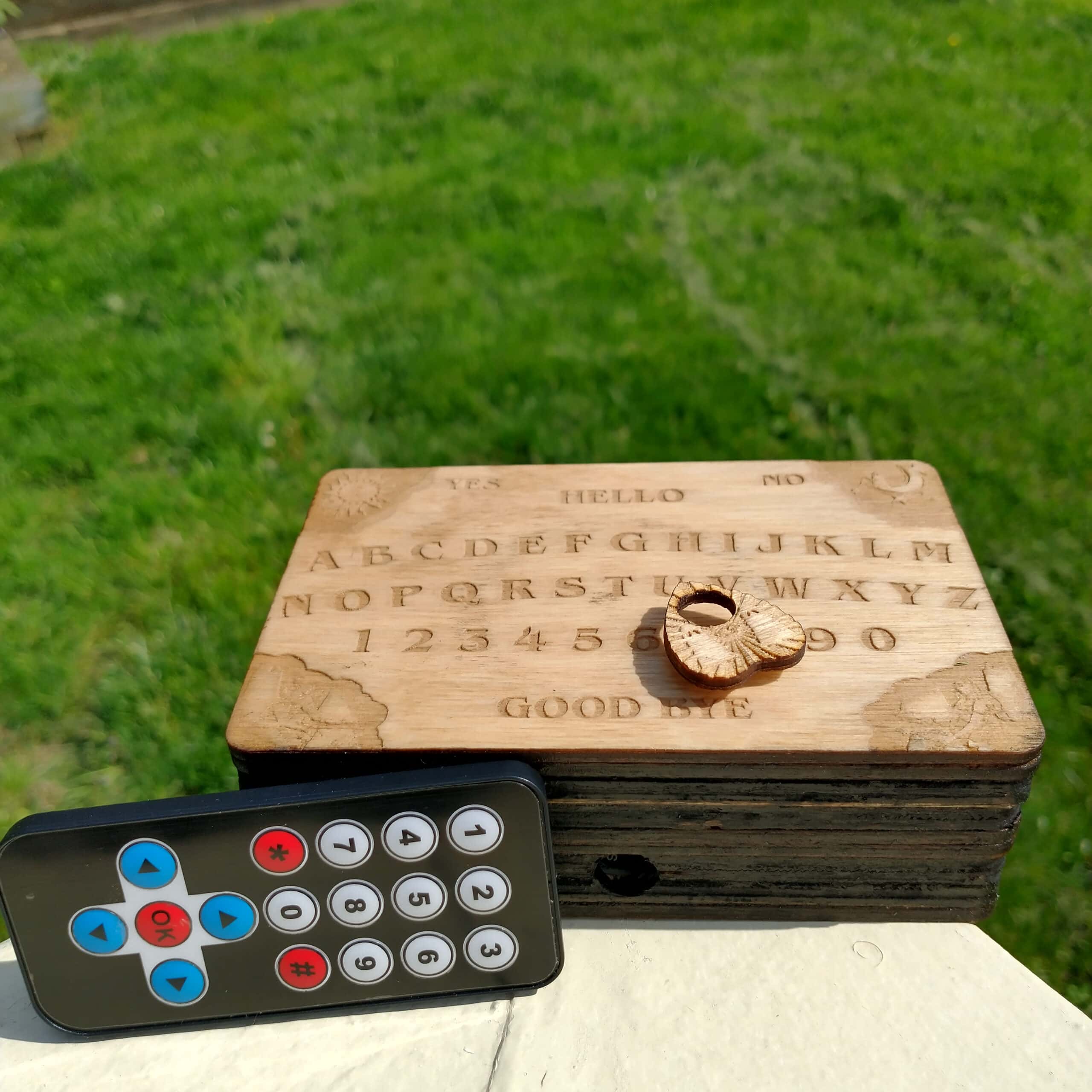 haunted-spirit-board-with-remote