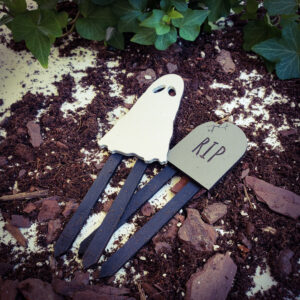 Ghost & Grave - Decorative Plant Stake Set